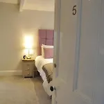 ヘイズソープ ゲストハウス 4*